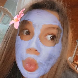 Meet your Posher, Adriana